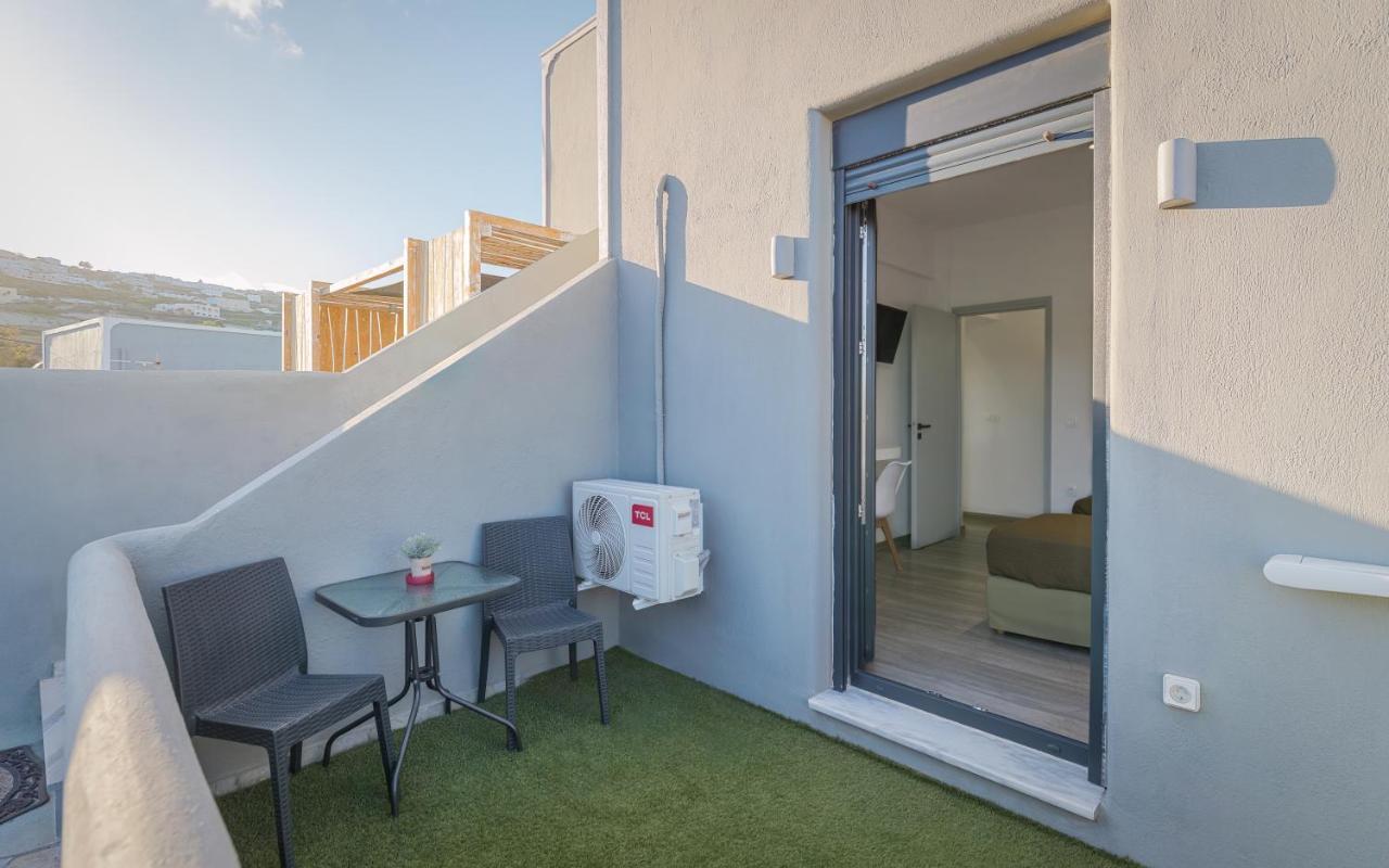 Christianna & George Luxury Hot Tub Apartment Fira  Exterior foto
